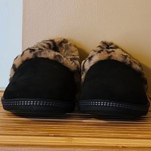 NEW Women Skechers slippers Cozy Campfire Black/Leopard 9.5M